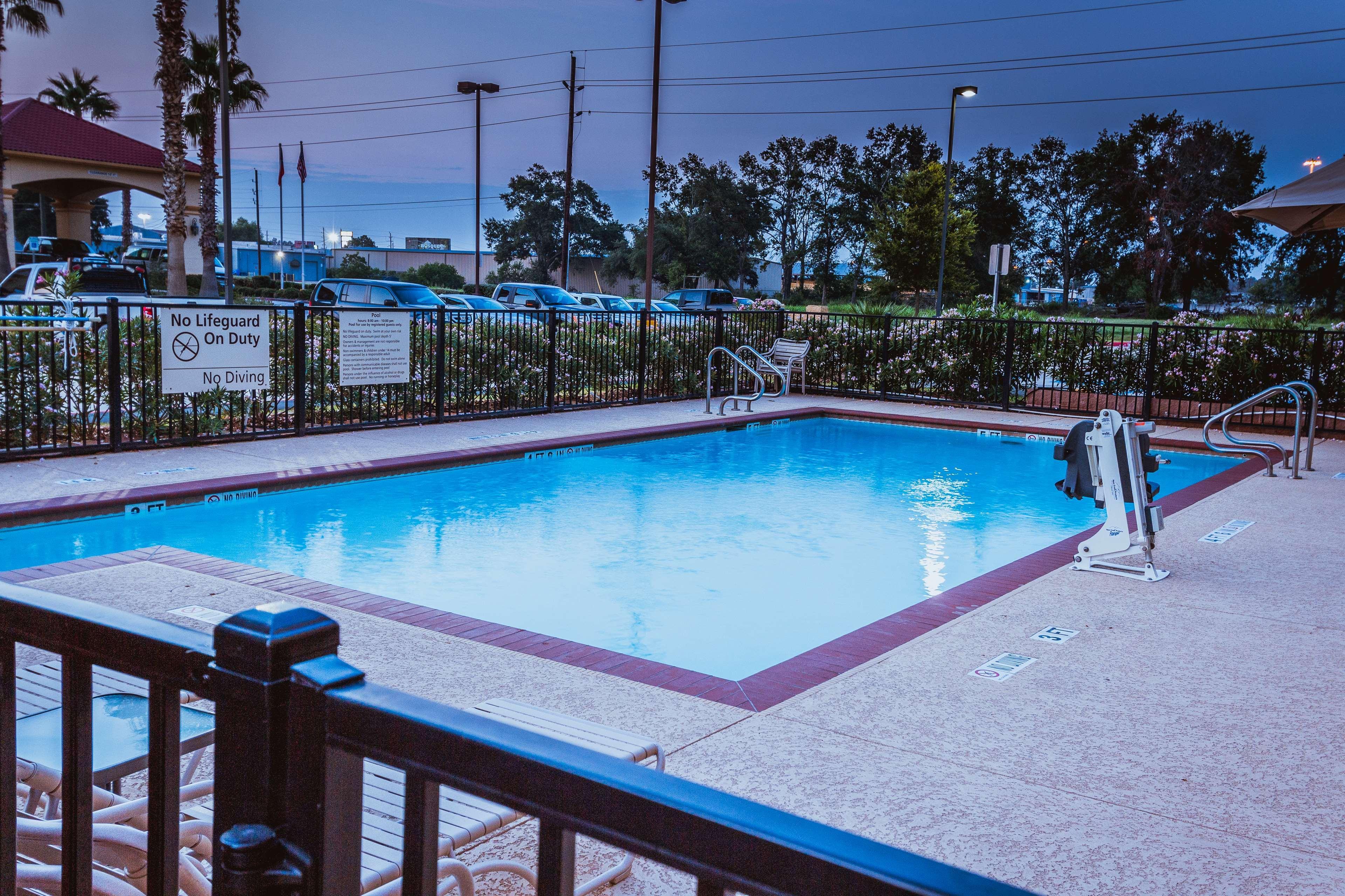 Hampton Inn & Suites Tomball Exterior photo